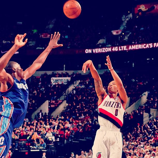 虽然我们是 虽然我们是